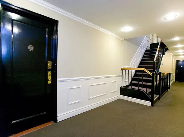 535 Hudson Street image 7 of 10