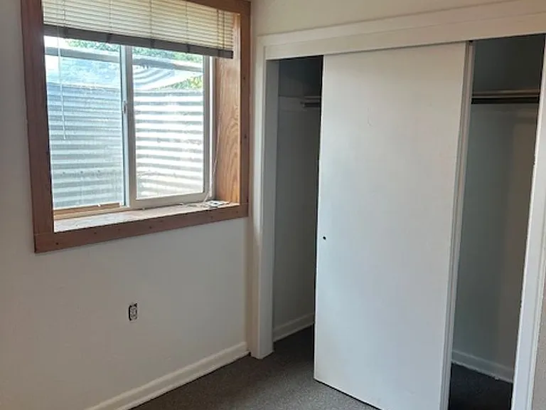 840 Rollins St — Photo 18