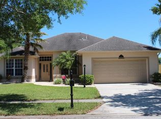 3093 Forest Creek Dr, Melbourne, FL 32901