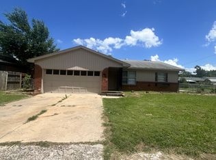1400 McDonald Dr, Midwest City, OK 73130