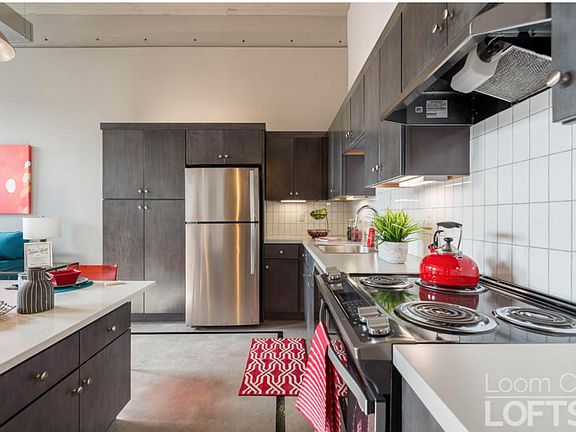 2nd image of 215 E Main St Unit 2L