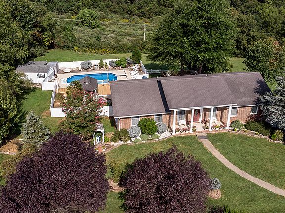 2nd image of 207 Shepherd Dr