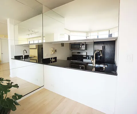 Rented by Avery New York | media 32