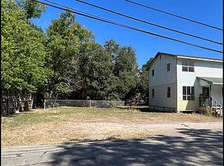 113 Hickory St, Lockhart, TX 78644