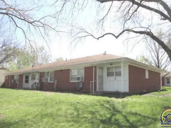 402 E 10th St, Lyndon, KS 66451