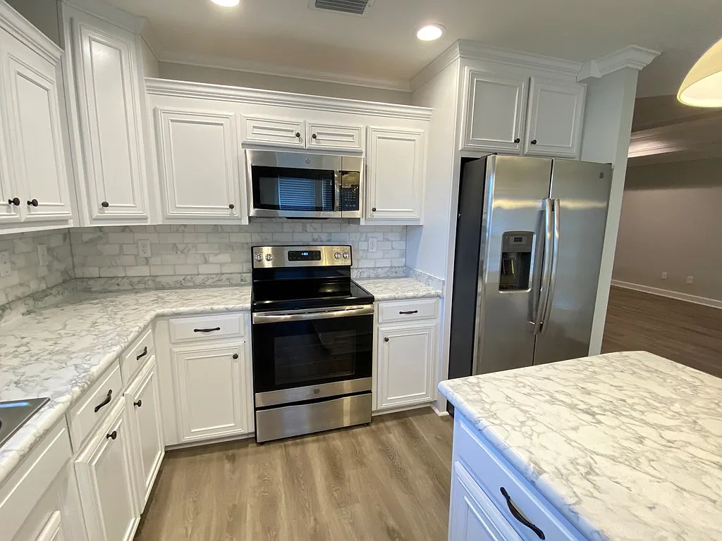 3 bed, 2.0 bath, 1544 sqft, $1,800 — Photo 3
