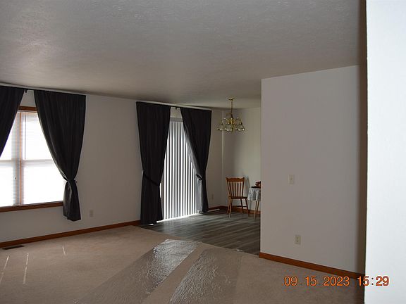5th image of 1530 Clover Creek Ln