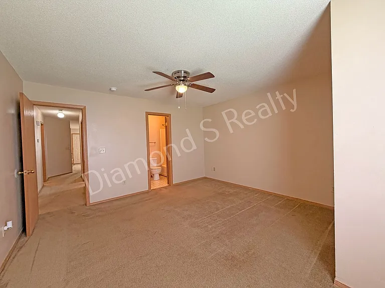 1446 / 1448 W Rainey Duplex — Photo 12