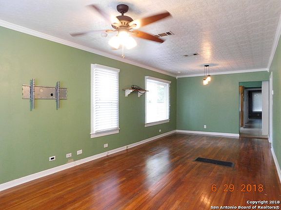 3rd image of 1261 W Mill St