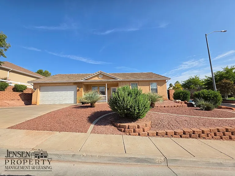 2055 E 180 South Cir — Photo 2