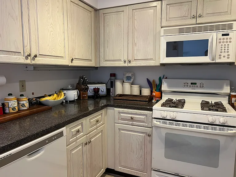 517 Half Moon Bay Dr — Photo 9