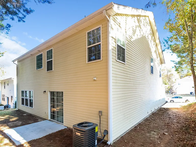 607 Leaflet Ives Trl — Photo 16