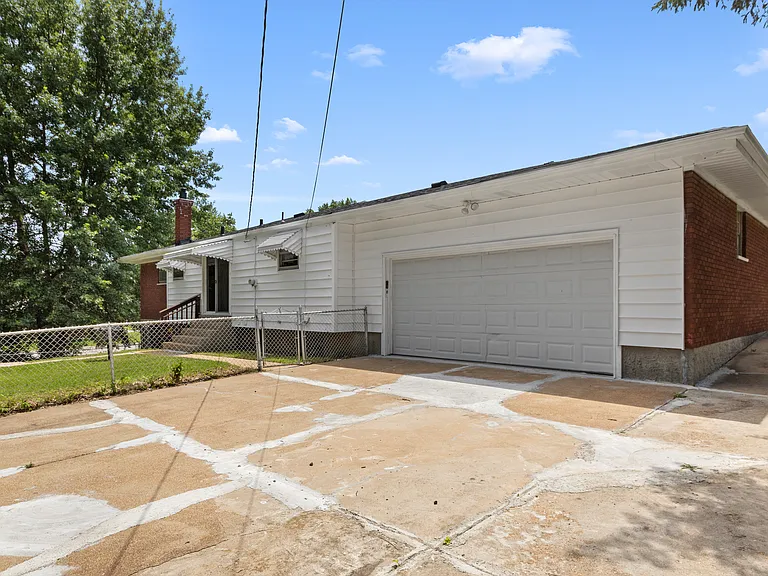 901 Cadora Dr — Photo 24