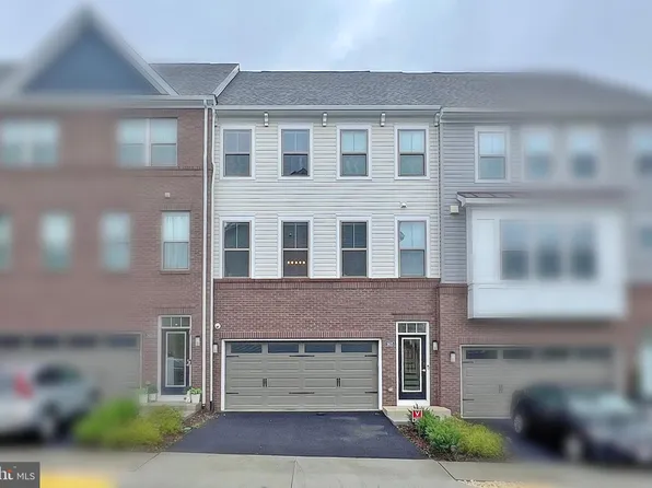 2625 Loganberry Dr, Herndon, VA 20171