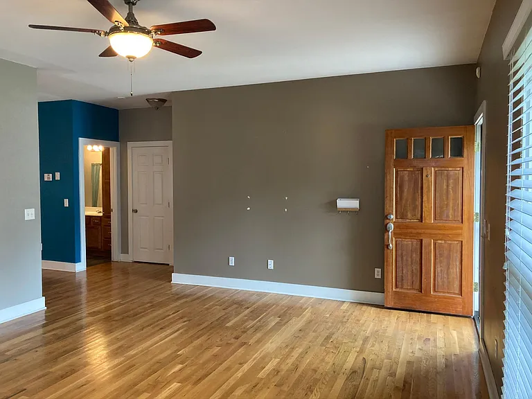 814 Shelby Ave — Photo 2