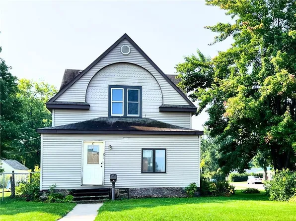 810 E La Salle Avenue, Barron, WI 54812