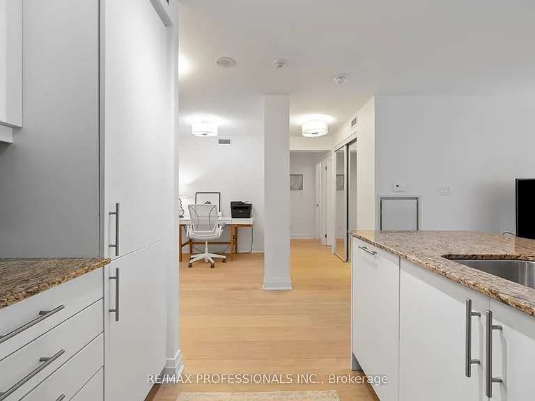 1 Bedford Rd #515 — Photo 12