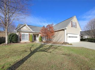 109 N Sunberry Trl, Fletcher, NC 28732