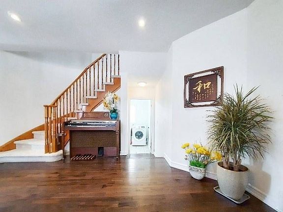 5th image of 56 Vinifera Dr