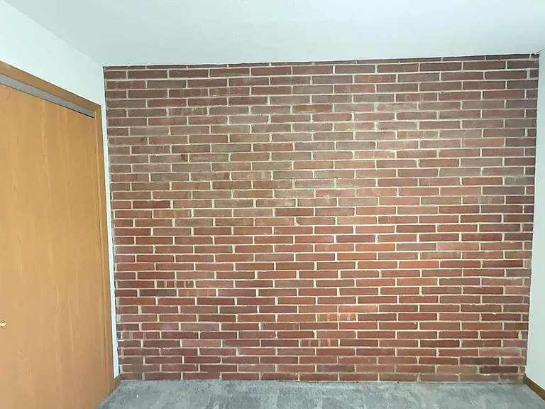 Pineview Apartments — Photo 39