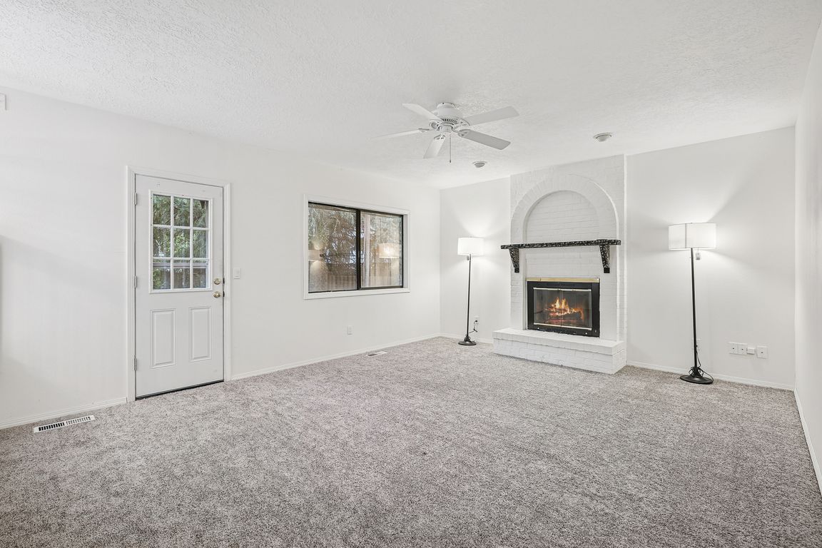 next background image