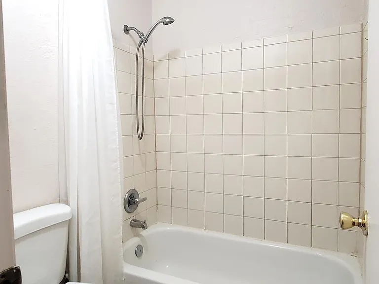 2811 SW Archer Rd #N114 — Photo 16