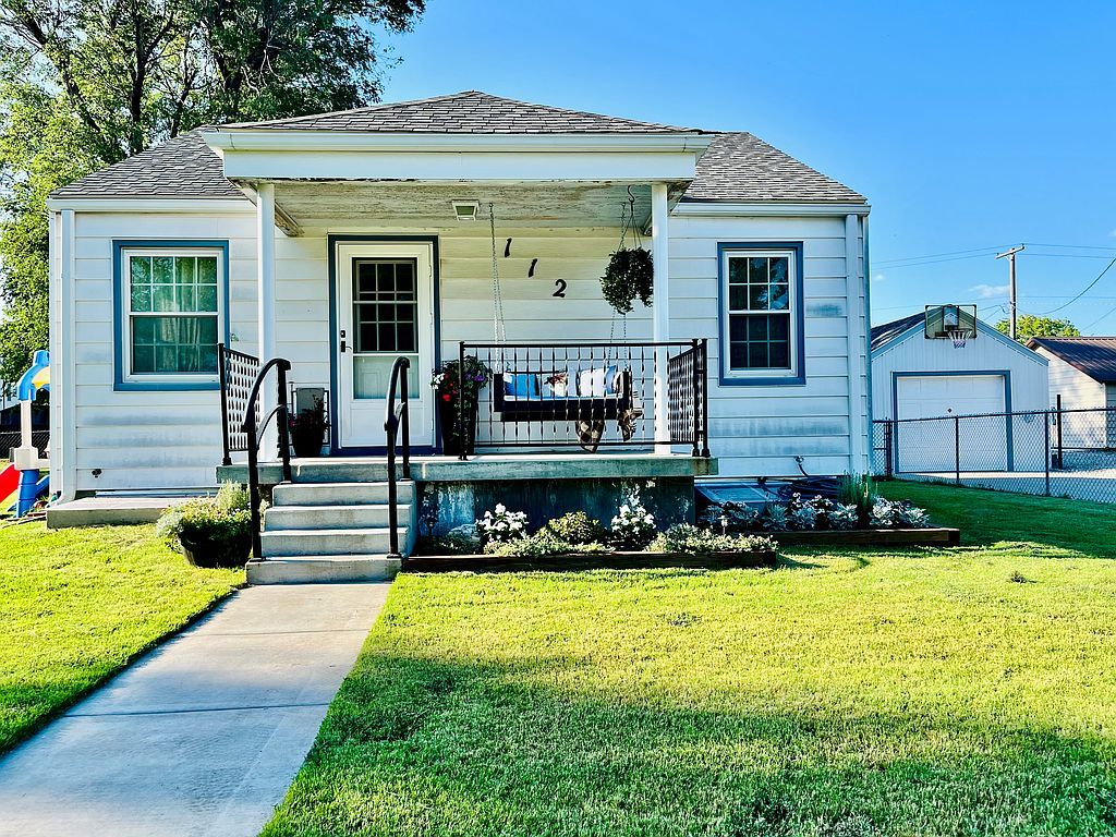 112 E 5th St - Property Image