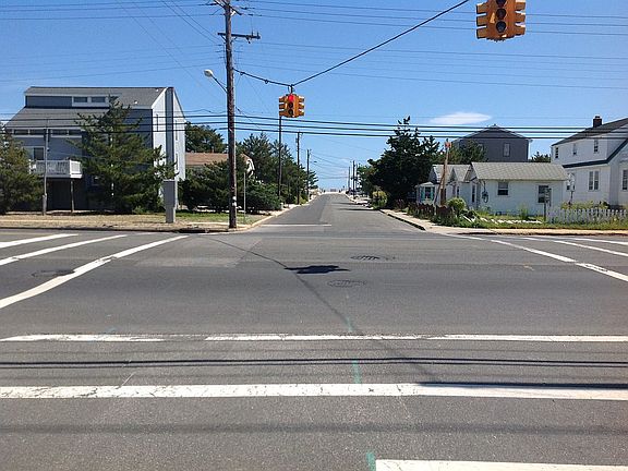 3rd image of 7502 Long Beach Blvd