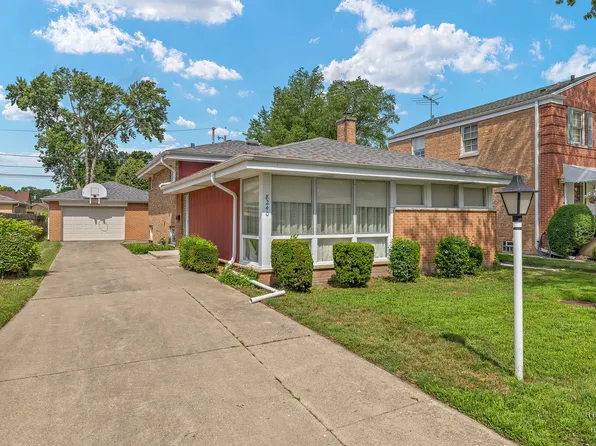 8240 Springfield Ave N, Skokie, IL 60076