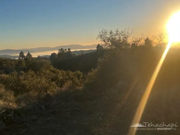 24881 Jacaranda Dr #82, Tehachapi, CA 93561