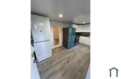 148 Linden St Photo 1