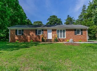 7199 Davis Country Rd, Randleman, NC 27317