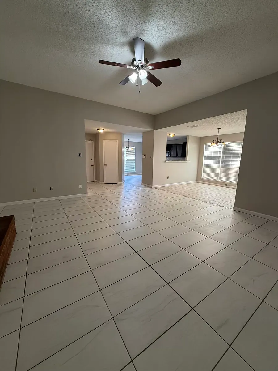 Building Photo - 525 Sea Rim Dr