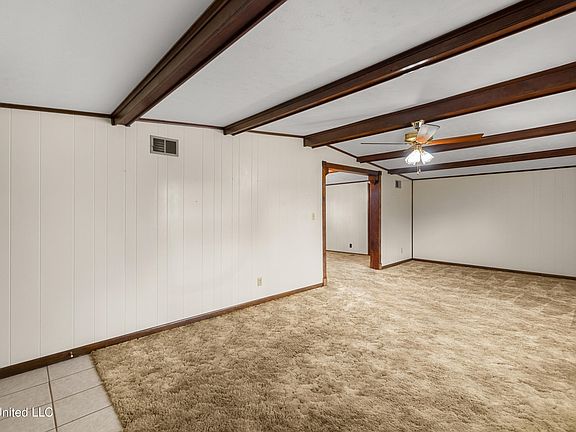 2nd image of 64 Eastview Cir