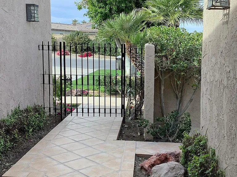 Algonquin Cir — Photo 4