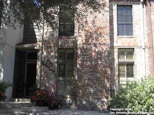 2nd image of 517 THELMA DR #0