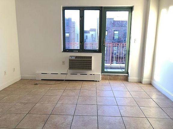 3rd image of 2447 44th St APT 3G