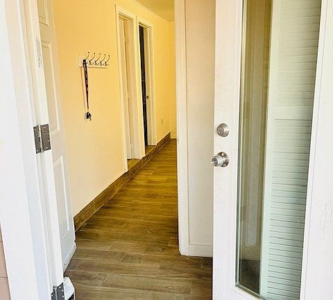 3rd image of 4422 Victoria Ave #2