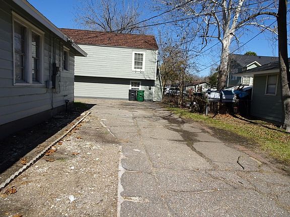 3rd image of 8149 Easton St