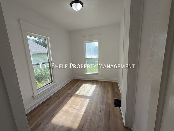 4th image of 820 1st Ave E Unit A