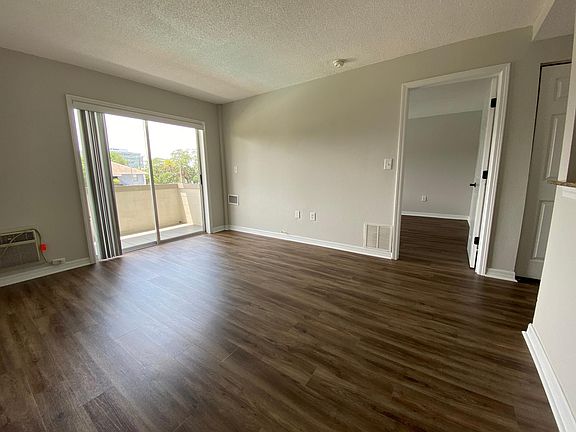 5th image of 406 S Cedar Ave #206