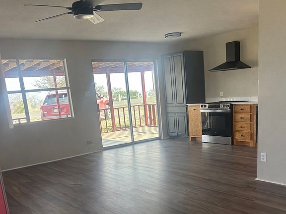 2nd image of 605 S Vista Dr