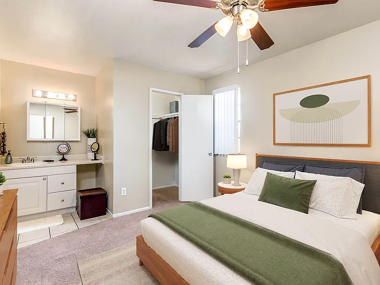 Escondido Apartments — Photo 26