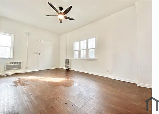 3rd image of 412 S Burlington Ave #412