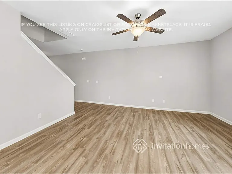 555 S Fortune Way — Photo 5