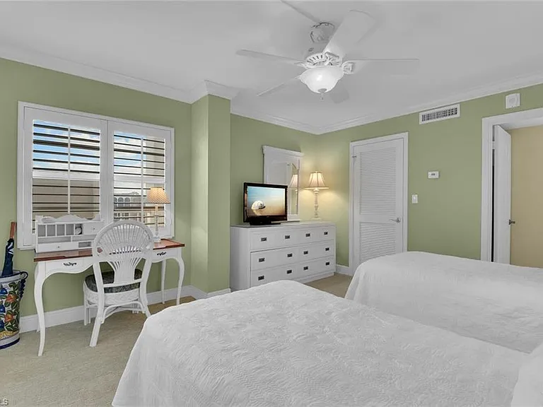 3443 Gulf Shore Blvd N #710 — Photo 17