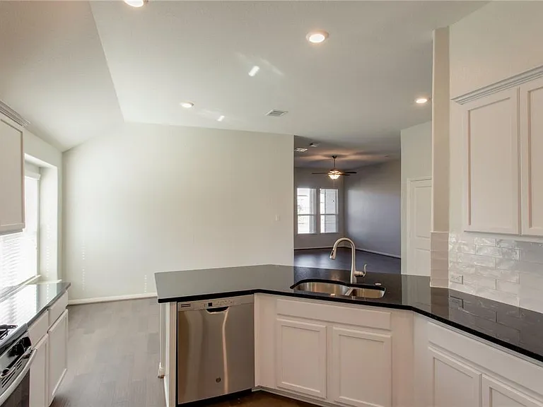 401 Inspiration Dr — Photo 26