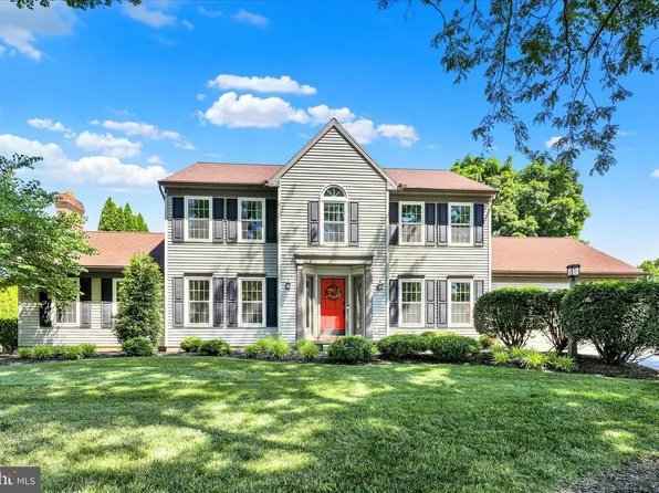 557 Magnolia Dr, Lititz, PA 17543