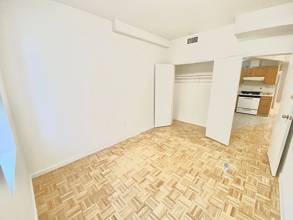 4th image of 19 Ten Eyck St #1A