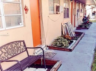 6233 Dawson St, Hollywood, FL 33023